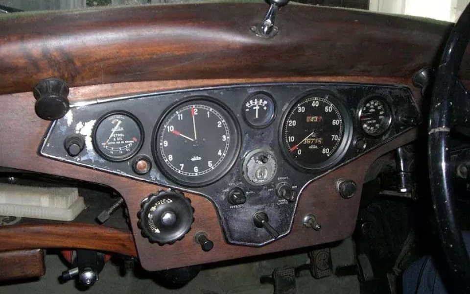 1947-rover-16-instrument-panel-an-original-condition